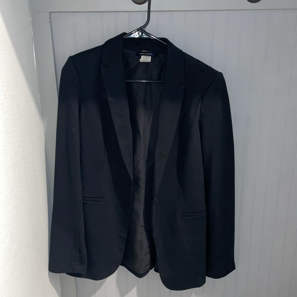 Level Eight Black Women’s Blazer with one button